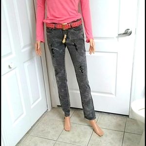 Distressed Jeans size 3/32. By Do Denim